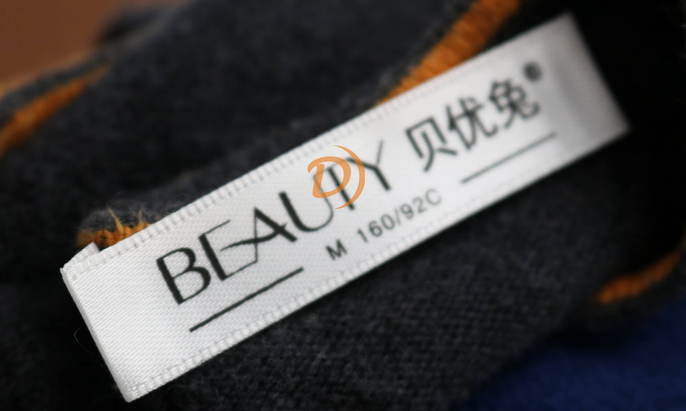 Heat-resistant washing labels for clothing care