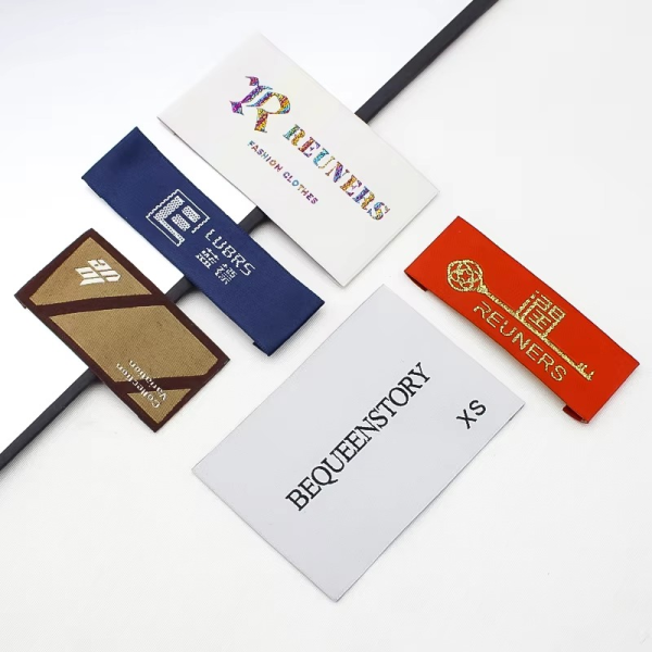 Custom Foldable Tags